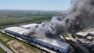 Tekirdağdaki fabrika yangını havadan görüntülendi