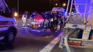 TEMde arıza nedeniyle araçtan inen 2 kişiye tır çarptı