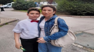 Tepebaşı Belediyesi İki Elin Sesi Var Çocuk Korosu, minik Efenin iyileşmesinde umut oldu