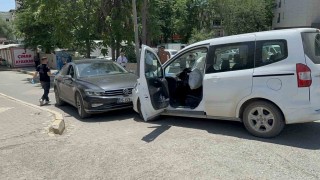 Ters yöne giren araç kazaya neden oldu: 1 yaralı