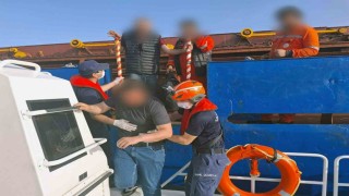 Ticari gemide yaralanan vatandaş için tıbbi tahliye