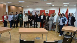 TİKAdan Karadağ Eğitim Hizmetleri Müdürlüğüne ofis mobilyası desteği