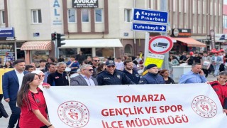 Tomarzada coşkulu Gençlik yürüyüşü