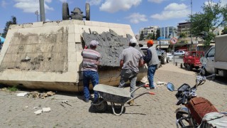 Topçu Meydanının simgesi 12ler anıtı yenileniyor