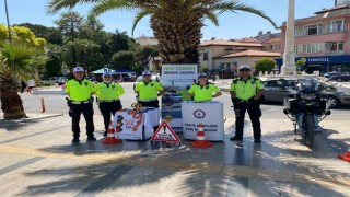 Trafik ekipleri, vatandaşları bilgilendirdi