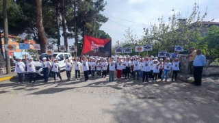 Trafik Haftasında miniklere trafik kuralları anlatıldı