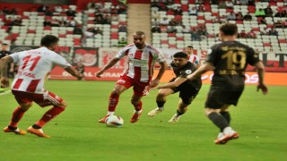 Trendyol Süper Lig: Antalyaspor: 0 - Trabzonspor: 0 (İlk yarı)
