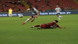 Trendyol Süper Lig: Hatayspor: 1 - Fenerbahçe: 1 (İlk yarı)