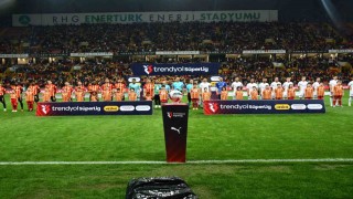 Trendyol Süper Lig: Kayserispor: 2 - Antalyaspor: 1 (İlk yarı)