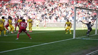 Trendyol Süper Lig: Samsunspor: 1 - Eyüpspor: 0 (Maç devam ediyor)