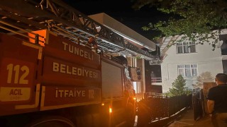 Tuncelide kimsenin bulunmadığı evde mahsur kalan kediyi itfaiye kurtardı