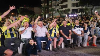 Turgutluda Fenerbahçe Bekonun tarihi zaferi dev ekranda izlendi