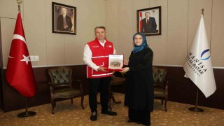 Türk Kızılay Manisa, üniversite öğrencileri için butik açacak