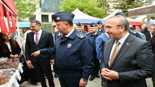 Türk Silahlı Kuvvetlerini Güçlendirme Vakfı yararına hayır çarşısı