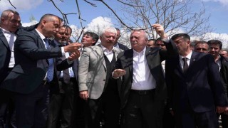TZOB Başkanı Bayraktar, Kahramanmaraşta zirai dondan etkilenen bahçeleri inceledi
