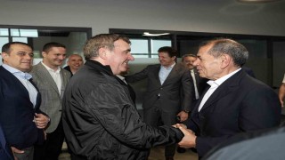 UEFA Kupası zaferinin efsaneleri Kemerburgaz Metin Oktay Tesislerinde buluştu