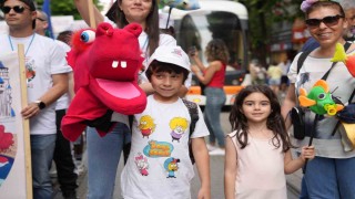 Uluslararası Eskişehir Çocuk, Gençlik ve Kukla Tiyatroları Festivalinde görkemli açılış