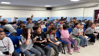 Üniversite öğrencileri miniklere trafik bilinci aşıladı