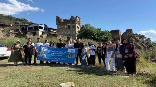 Üniversiteli gençler, tarihi Arpaz Kulesine dikkat çekti