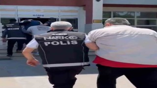 Uyuşturucu ticareti yapan baba ve 3 oğlu tutuklandı