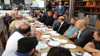 Vali Aydoğdu Buğday Meydanı esnafıyla bir araya geldi