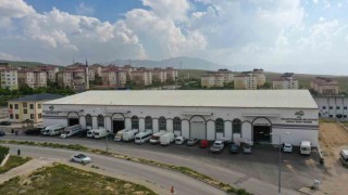 Vali Balcı, kapalı semt pazarı esnafını ziyaret etti