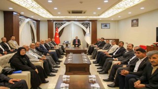 Vali Çelik, Şemdinli muhtarlarıyla bir araya geldi