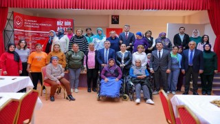Vali Eldivan, Engelsiz Yaşam Bakım ve Rehabilitasyon Merkezi sakinleriyle bir araya geldi