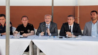Vali Köşger, Cumhuriyet Mahallesi'nde Vatandaşların Sorunlarını Dinledi