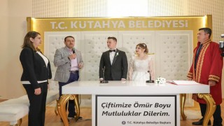 Vali Musa Işın, nikâh töreninde genç çiftin mutluluğuna ortak oldu