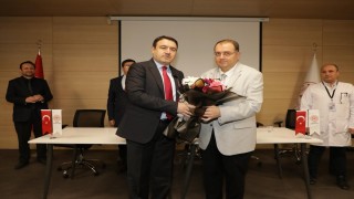 Vali Musa Işından tıp literatürüne giren başarıya tebrik ziyareti