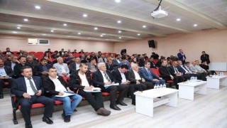 Van Büyükşehir Belediyesi, Çatak ve Bahçesarayda mahalle muhtarları ile buluştu