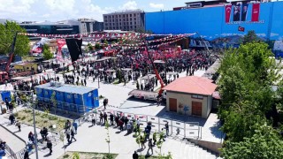 Vanda CHP mitingine katılım düşük kaldı