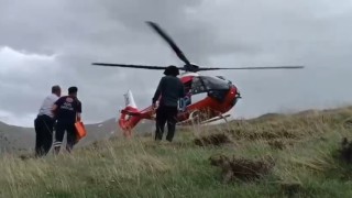 Vanda dağda mahsur kalan şahıs helikopter ambulansla kurtarıldı