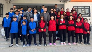 Vandaki ortaokulun spor başarısı göz doldurdu