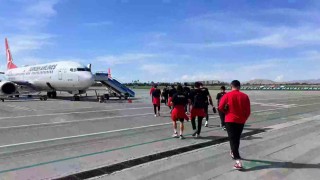 Vanspor kafilesi uçakla Elazığa gitti