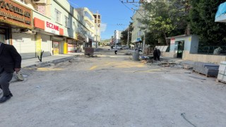 Vatandaşlar DEMli belediyenin 3 aydır yolu ulaşıma açamamasına tepki gösterdi