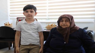 Vefa ve gurur bir arada: Şehit annesi, oğlunun adını taşıyan kurumu torunuyla ziyaret etti