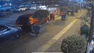 Viranşehirde kaza anı kamerada: 2 yaralı