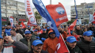Yağmurlu havaya rağmen Aliağada 1 Mayıs kutlandı
