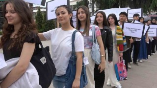 Yalovada öğrencilerden Açık Hava Atık Materyal Defilesi