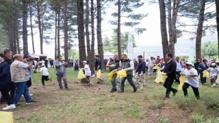 Yarım saatte 580 kilo çöp toplandı