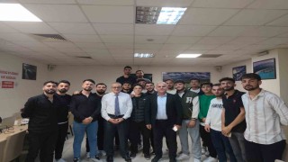 ‘Yaşayan İnsan Hazinesi Birol, öğrencilerle bir araya geldi