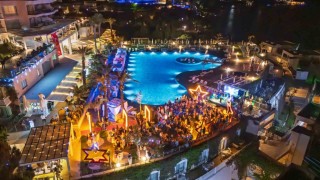 Yaz sezonu Bodrumda görkemli geceyle başladı