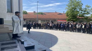 Yenicede cuma namazı sonrası yağmur duası