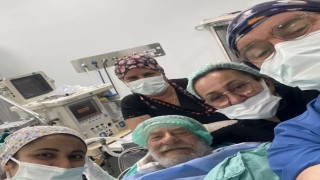 Yeşilçamın usta oyuncusu Ahmet Mekinin kalça ameliyatı başarıyla gerçekleştirildi