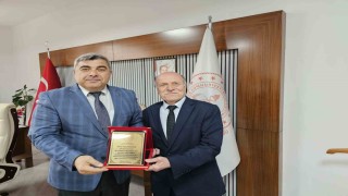 Yılların emektar eğitimcisi emekliye ayrıldı