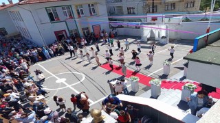 Yöresel yemek tanıtımı eşliğinde mezuniyet töreni