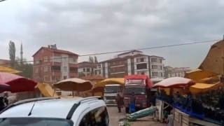 Yozgatta fırtına pazar yerini uçurdu