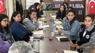 Yüksekova Okuyor etkinliğinde öğrenciler kitap içeriklerini tartıştı